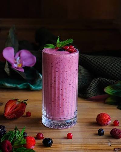 Orman Meyveli Milkshake